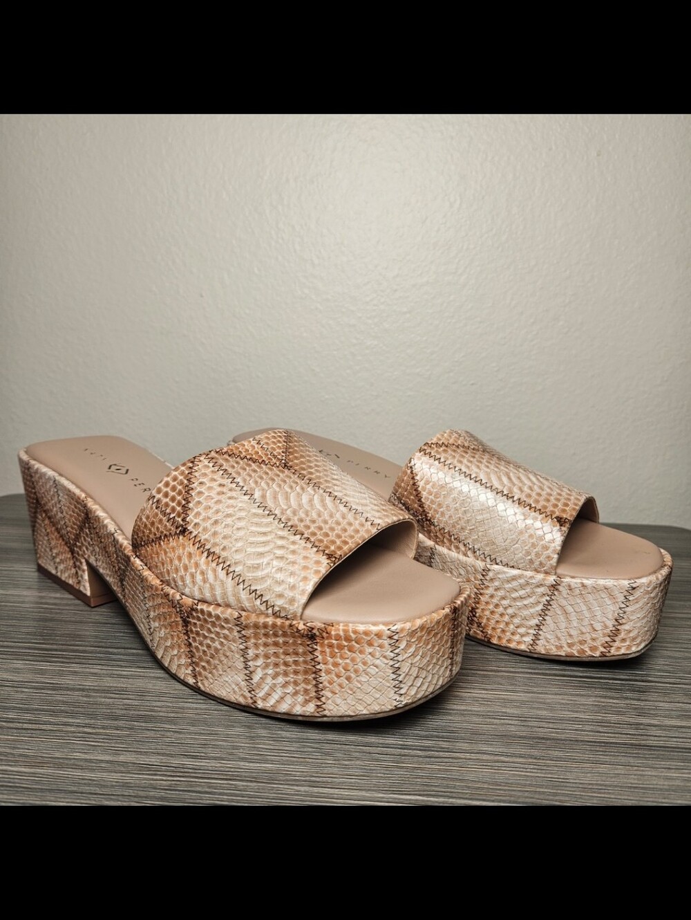 Katy Perry The Busy Bee Slip On Size 10 Ginger Biscotti Multi